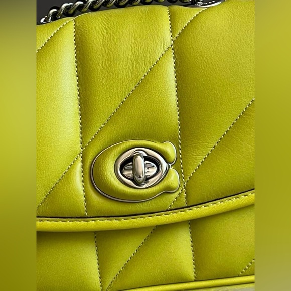 CA086 - Coach Pillow Madison Shoulder Bag 18 with Quilting - Picture 5 of 15